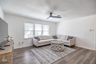 2265 S 33rd St in Abilene, TX - Foto de edificio - Building Photo