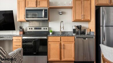 302 13th St S, Unit PH711 in Birmingham, AL - Building Photo - Building Photo