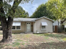 2005 N 39th A St in Waco, TX - Building Photo