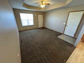 604 Morgan Ct in Clever, MO - Building Photo - Building Photo