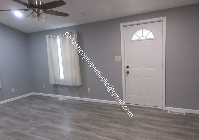 203 W Wayne St in South Whitley, IN - Building Photo - Building Photo