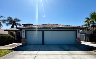 78795 Birchcrest Cir in La Quinta, CA - Building Photo