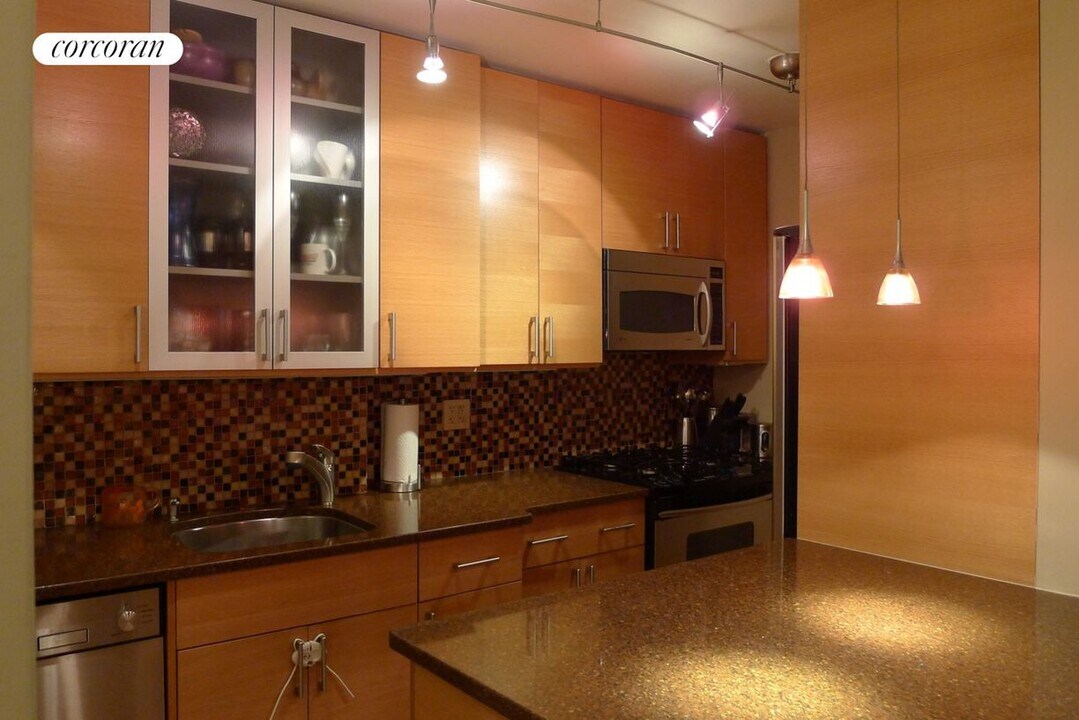 400 Central Prk W in New York, NY - Building Photo