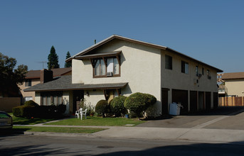 1241 S Sunburst Way in Anaheim, CA - Building Photo - Building Photo