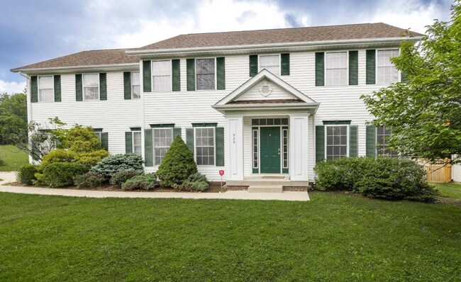 property at 929 S Fenbrook Ct
