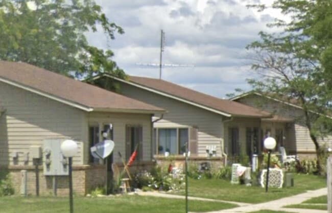 125 Shire Cres in Archbold, OH - Building Photo - Building Photo