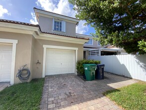27457 SW 142nd Ave in Homestead, FL - Building Photo - Building Photo