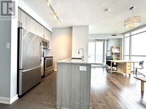 4099 Brickstone Mews in Mississauga, ON - Building Photo - Building Photo