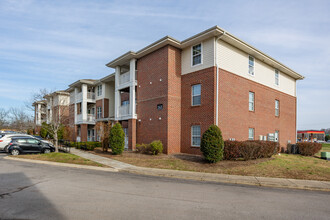 Gallatin Park Apartments in Gallatin, TN - Building Photo - Building Photo