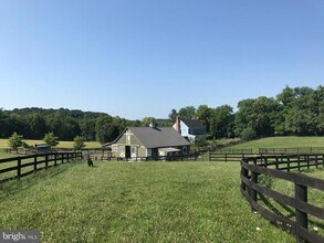 15642 Old Waterford Rd in Waterford, VA - Building Photo - Building Photo