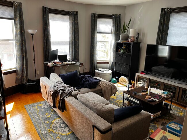 14 Anson St, Unit 3 in Boston, MA - Foto de edificio - Building Photo