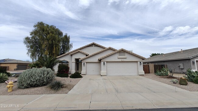 property at 43332 W Griffis Dr