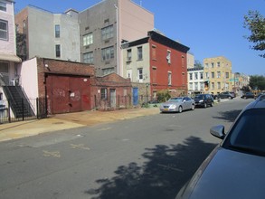 586 Marcy Ave in Brooklyn, NY - Building Photo - Building Photo