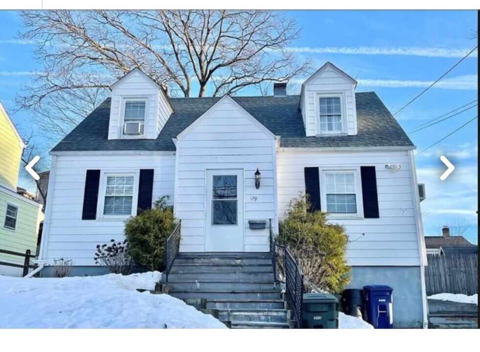 129 Ashton St in Bridgeport, CT - Building Photo