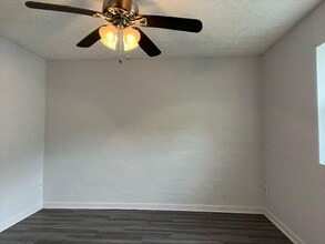 1215 Shalom Dr in Myrtle Beach, SC - Foto de edificio - Building Photo