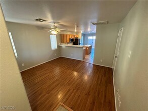 6459 Brook Cottage Ln in Las Vegas, NV - Building Photo - Building Photo