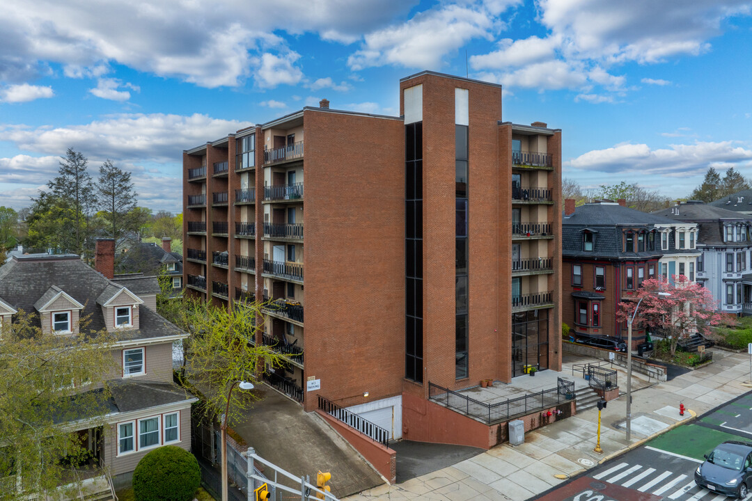 Summit Condominiums in Somerville, MA - Building Photo