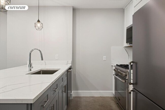 23 Bleecker St in Brooklyn, NY - Building Photo - Building Photo