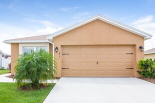 2533 Bobby Lee Ln in St. Cloud, FL - Building Photo