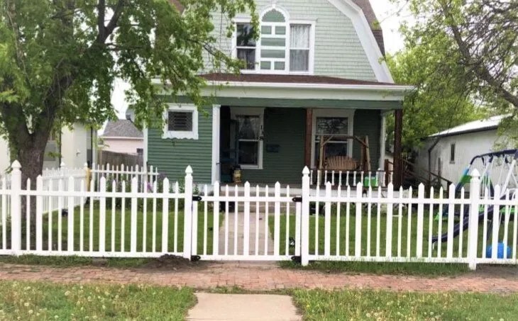138 W 3rd St in Valentine, NE - Building Photo