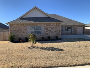 119 N Sheep Dog Ave in Farmington, AR - Building Photo - Building Photo