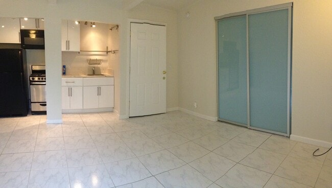 property at 1800 Devon Ct