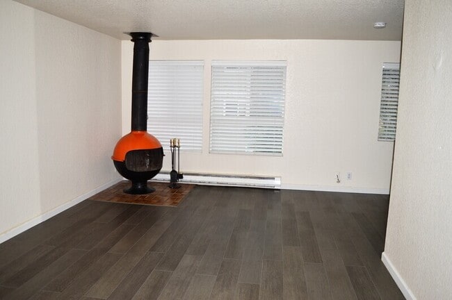 9724 6th Ave NW in Seattle, WA - Foto de edificio - Building Photo