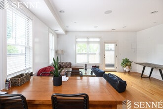 5 Dodge St, Unit 1 in Cambridge, MA - Foto de edificio - Building Photo