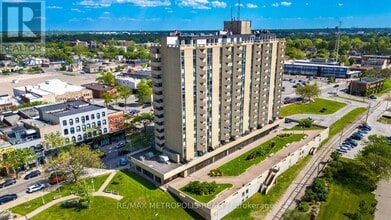 155 Front St N in Sarnia, ON - Foto de edificio - Building Photo
