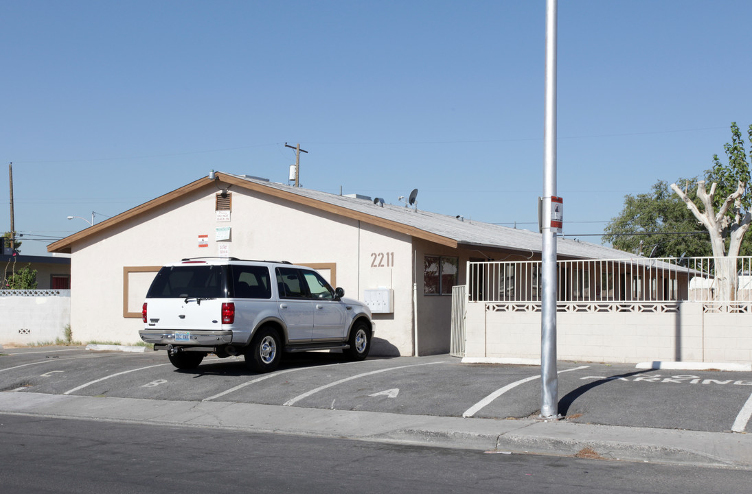 2211-2217 Ellis St in North Las Vegas, NV - Building Photo