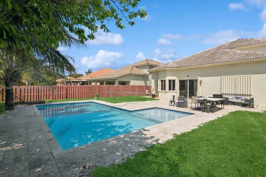2016 SE 19th St in Homestead, FL - Building Photo