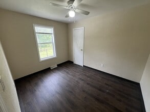 212 Mill St in Belton, MO - Building Photo - Building Photo