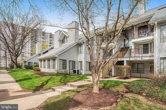 1609 Carriage House Terrace in Silver Spring, MD - Building Photo - Building Photo