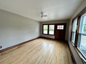 801 Melrose Ave in Iowa City, IA - Building Photo - Building Photo