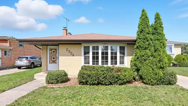 property at 5304 Franklin Ave