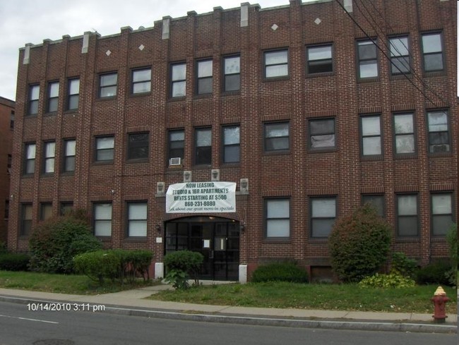 Garden Hill Apartments in Hartford, CT - Building Photo - Building Photo