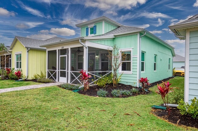 531 Daiquiri Pl in Daytona Beach, FL - Foto de edificio - Building Photo