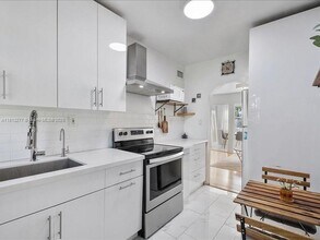 421 Grand Concourse in Miami Shores, FL - Building Photo - Building Photo