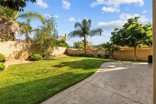 19316 Sidani Ln in Santa Clarita, CA - Building Photo - Building Photo