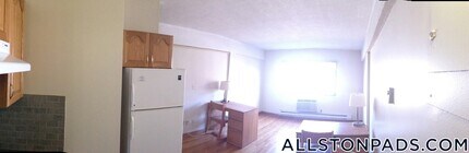 1110 Commonwealth Ave in Boston, MA - Building Photo - Building Photo