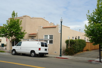 6401 Fairmount Ave in El Cerrito, CA - Building Photo - Building Photo