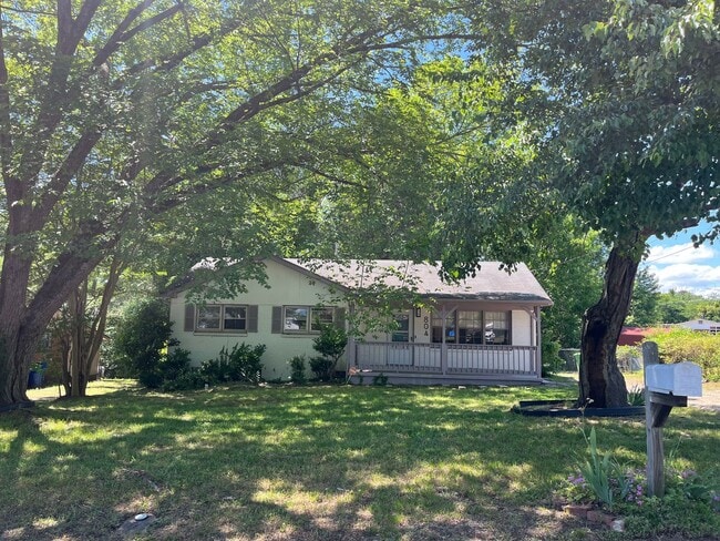 property at 804 Greenwich St