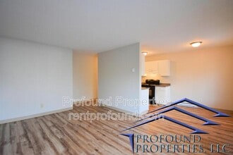 706 NE 99th Ave in Portland, OR - Building Photo - Building Photo