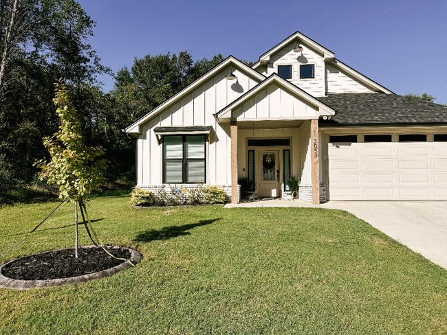 property at 3053 Legacy Cir