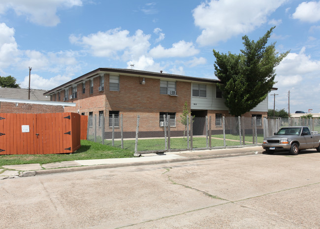 9610 Kapri Ln in Houston, TX - Foto de edificio - Building Photo