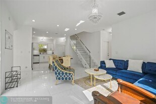833 SW 17th St in Fort Lauderdale, FL - Building Photo