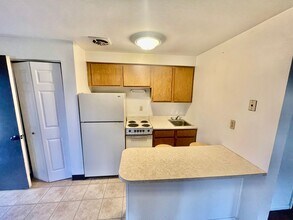 415 Lunar Ln in Coraopolis, PA - Building Photo - Building Photo