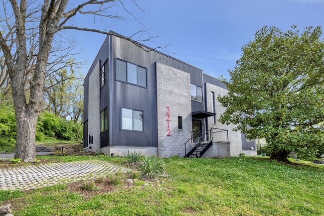 3212 Acklen Ave in Nashville, TN - Building Photo - Building Photo