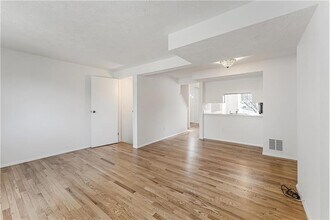 1682 Harvest Green Ct in Reston, VA - Building Photo - Building Photo