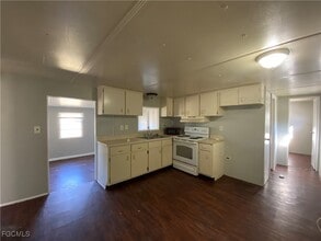 8219 McDaniel Dr in North Fort Myers, FL - Building Photo - Building Photo